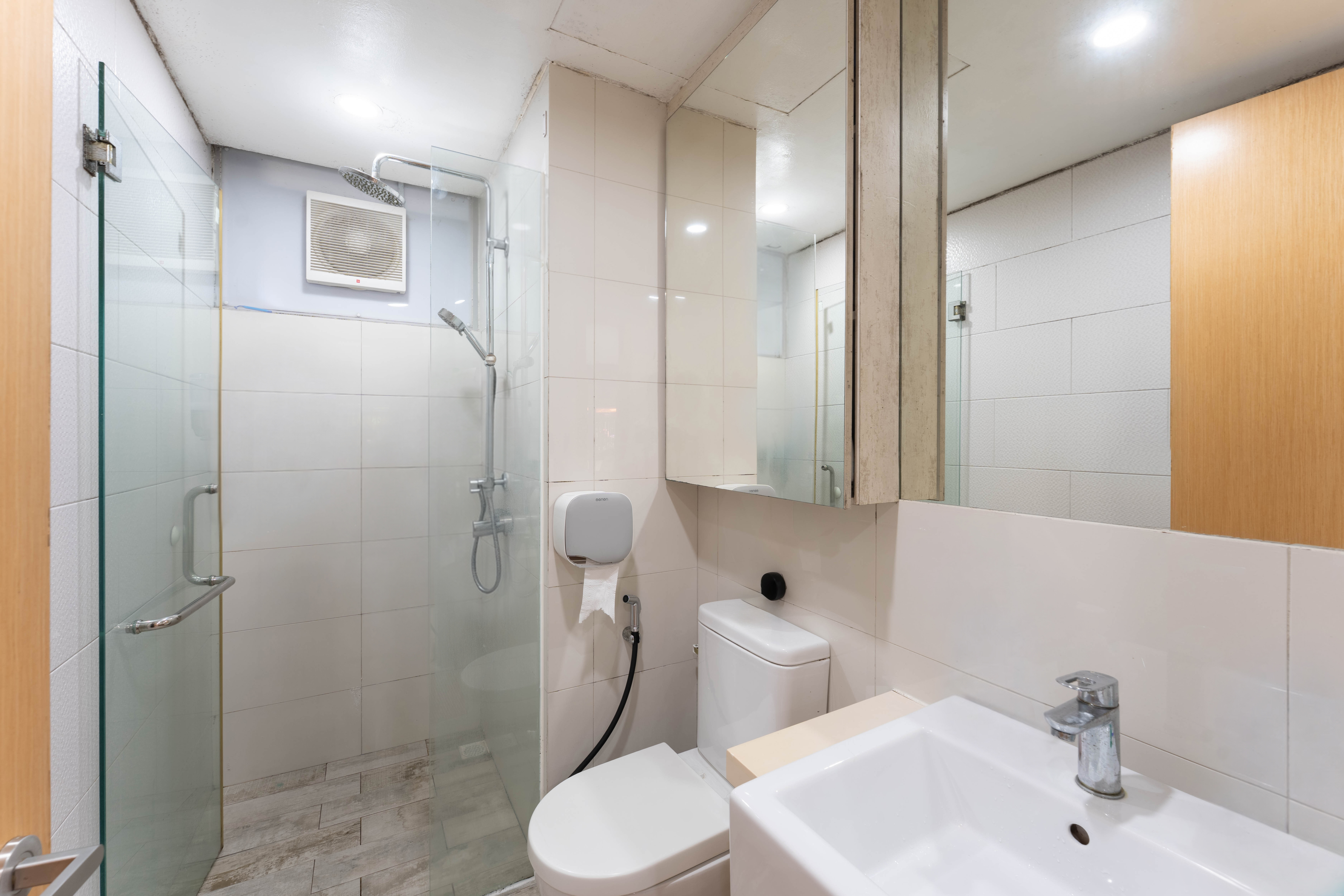 Pool-Facing Ground Floor Gem in Sengkang - Photo 18