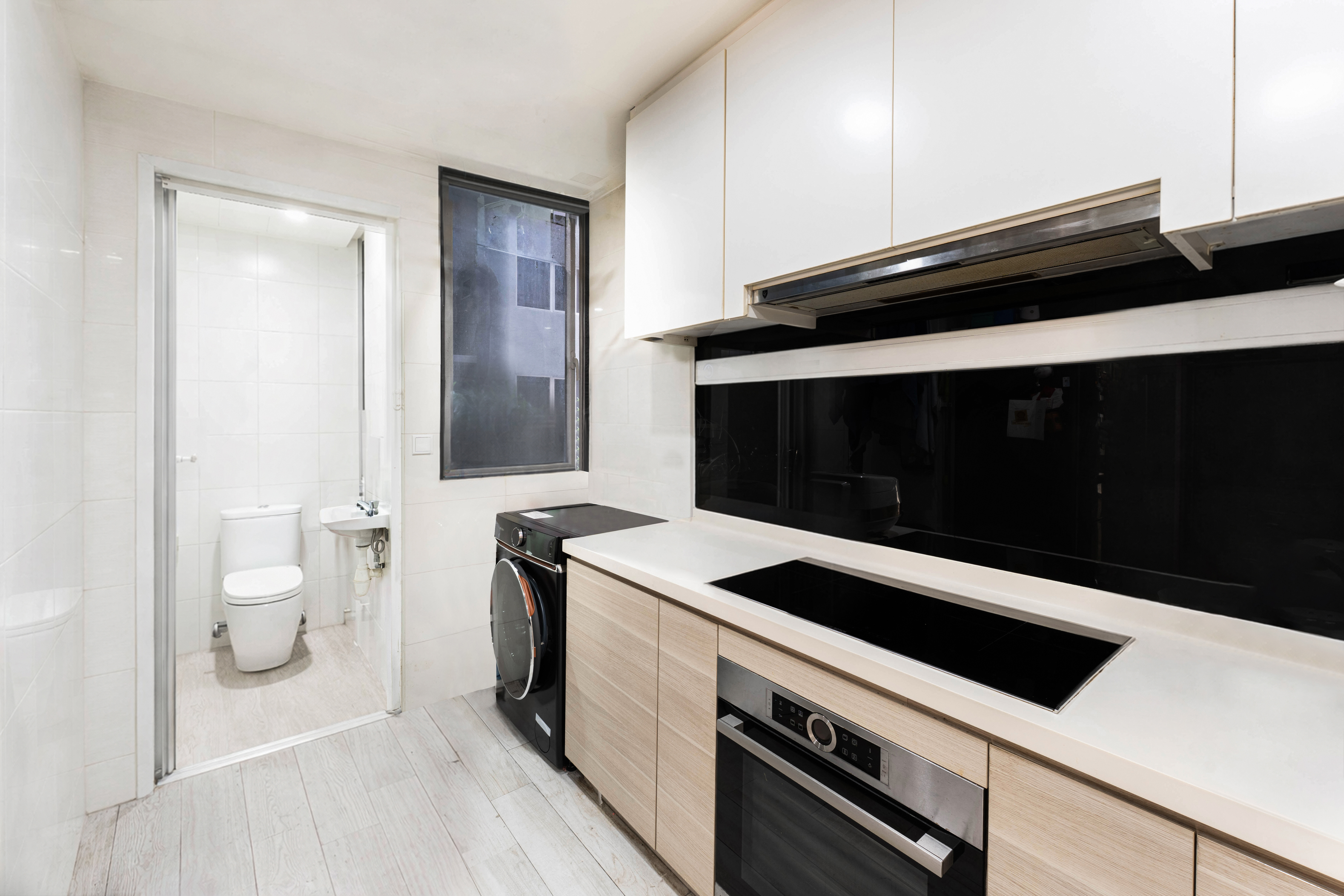 Pool-Facing Ground Floor Gem in Sengkang - Photo 5