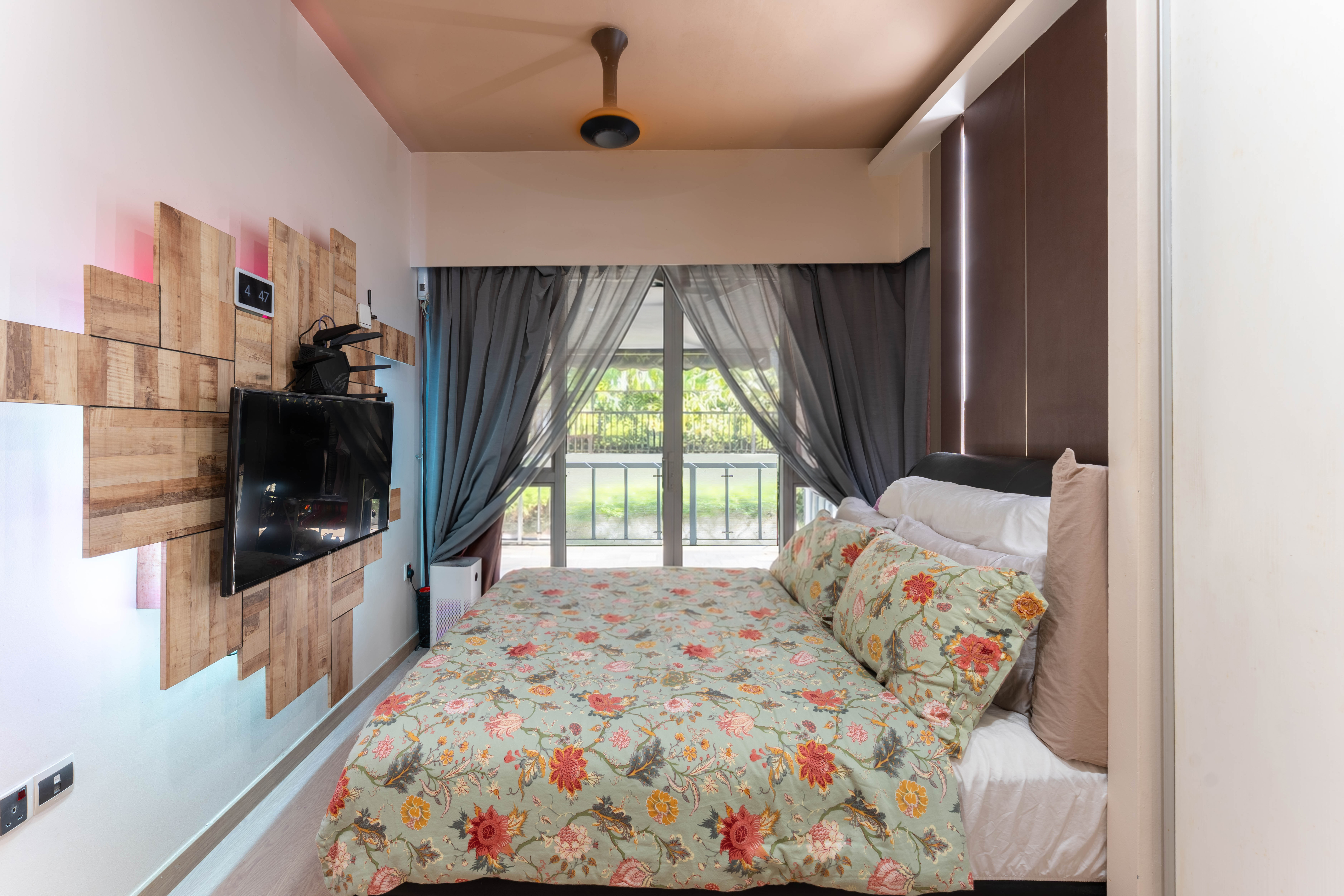 Pool-Facing Ground Floor Gem in Sengkang - Photo 9