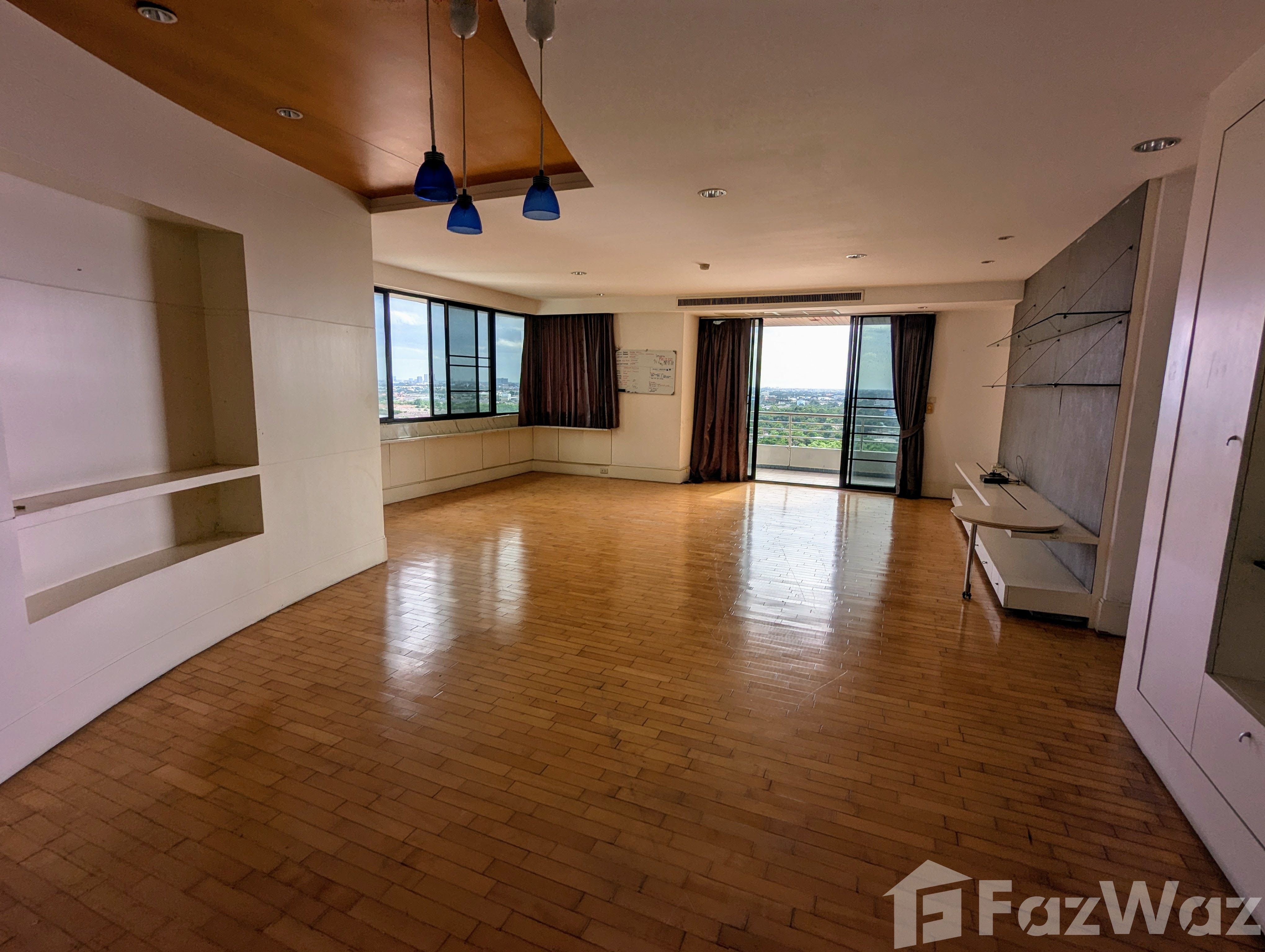 3 Bedroom Condo for sale at Riverine Place in Suan Yai Nonthaburi