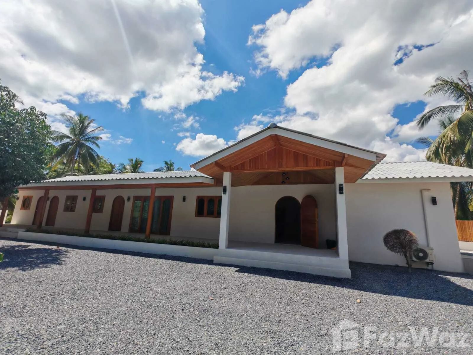 6 Bedroom Villa for sale in Maret Surat Thani