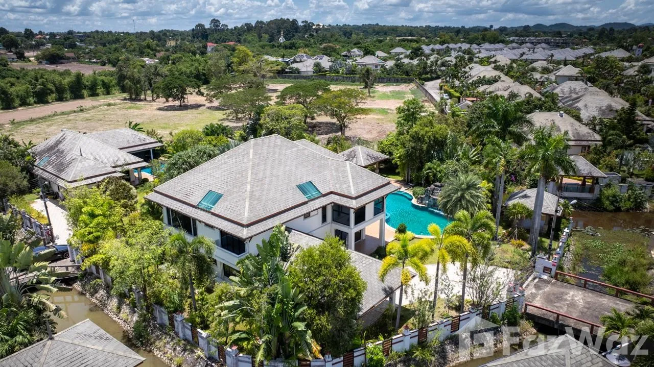 4 Bedroom Villa for sale at Baan Dusit Pattaya Park in Huai Yai Pattaya - Photo 17