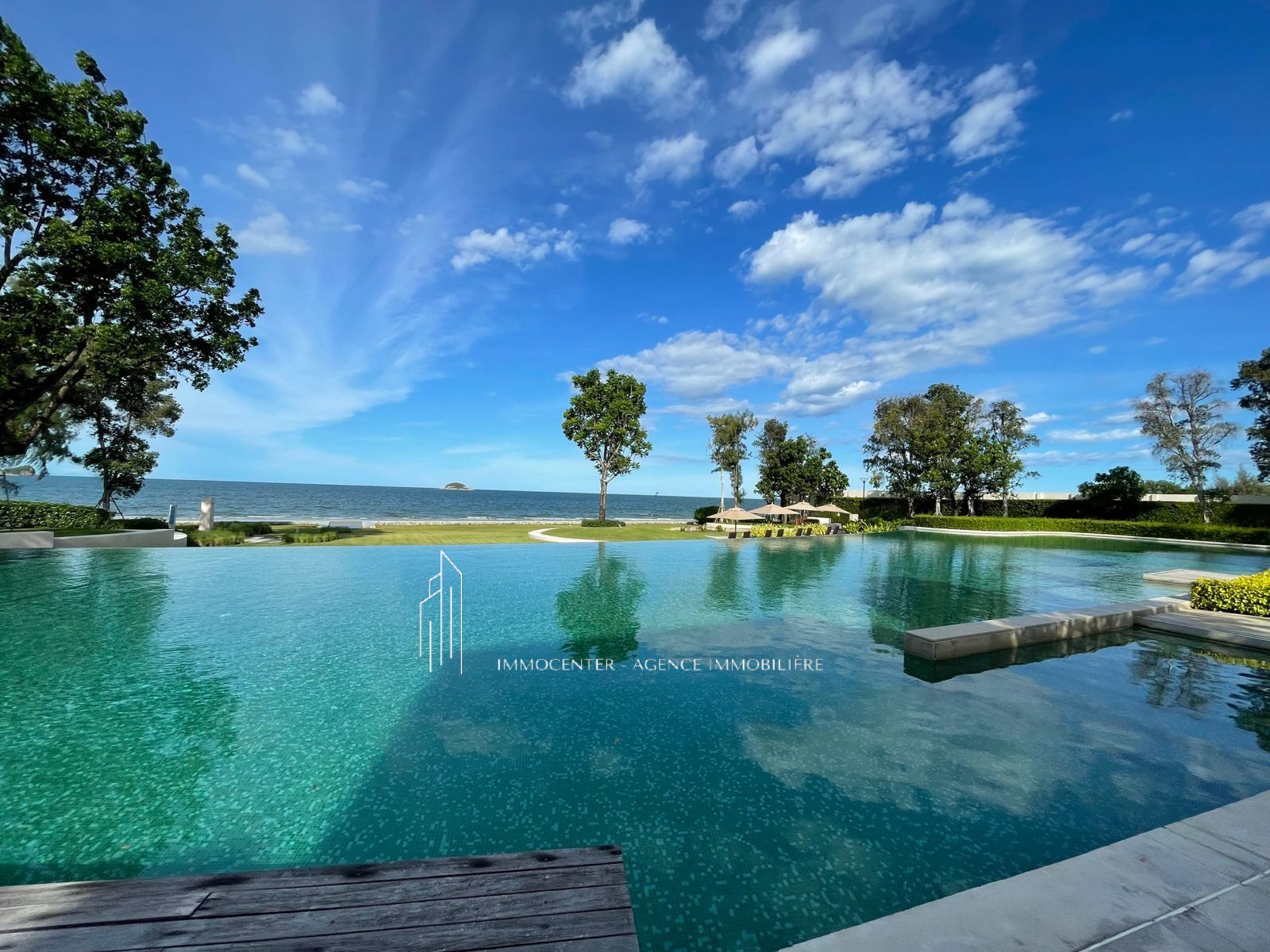 Beach condo in Hua Hin, Thailand.  IMMOCENTER THAILAND HUA HIN