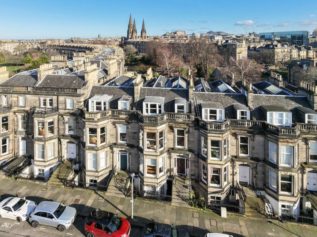 2 bedroom flat for sale - Photo 14
