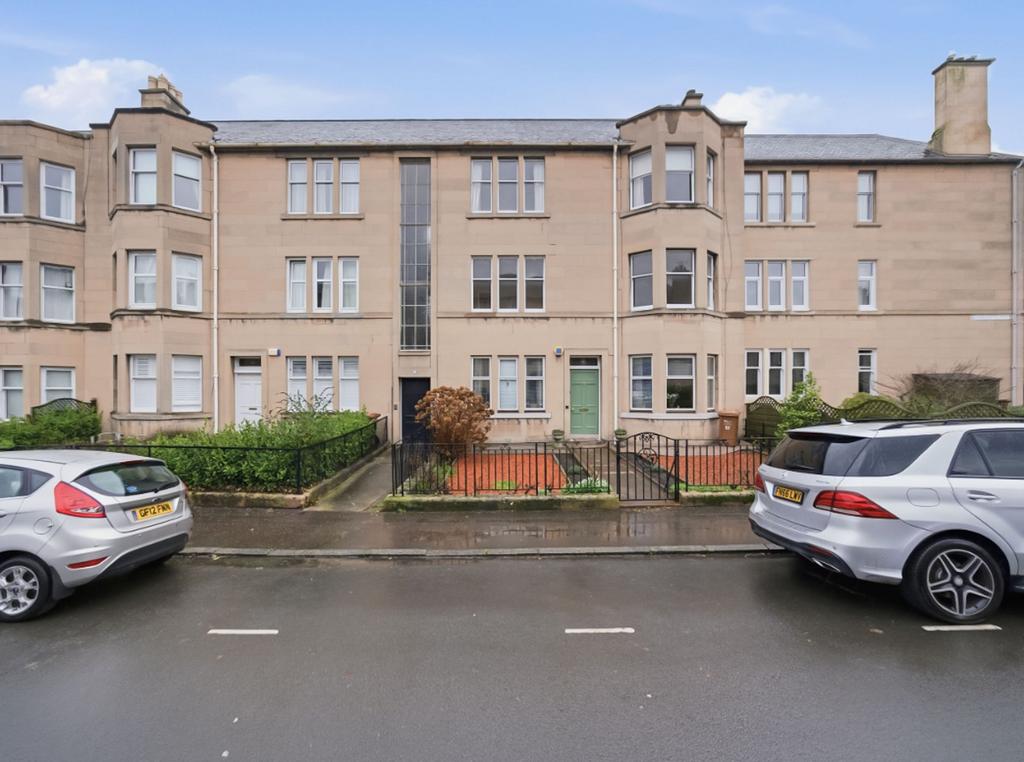 2 bedroom flat for sale - Photo 15