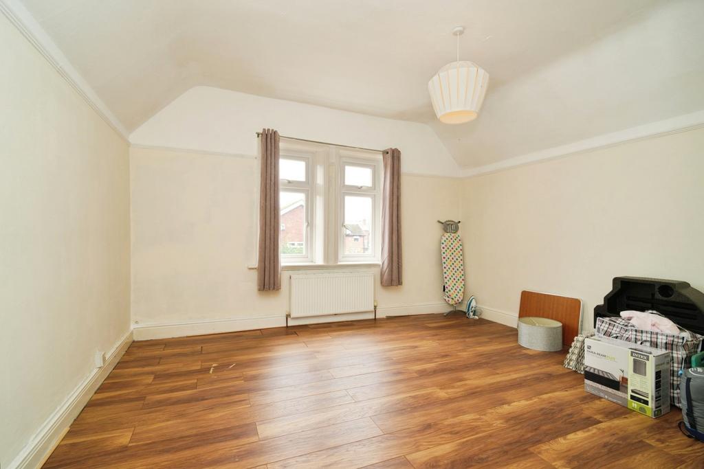5 bedroom end of terrace house for sale - Photo 4