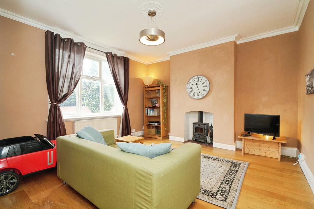 5 bedroom end of terrace house for sale - Photo 8