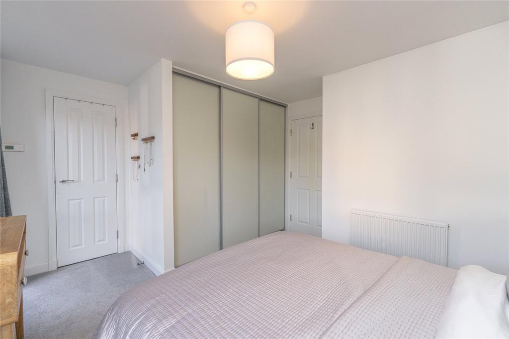3 bedroom end of terrace house for sale - Photo 14