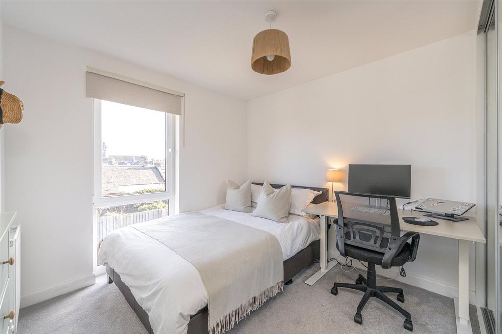 3 bedroom end of terrace house for sale - Photo 16
