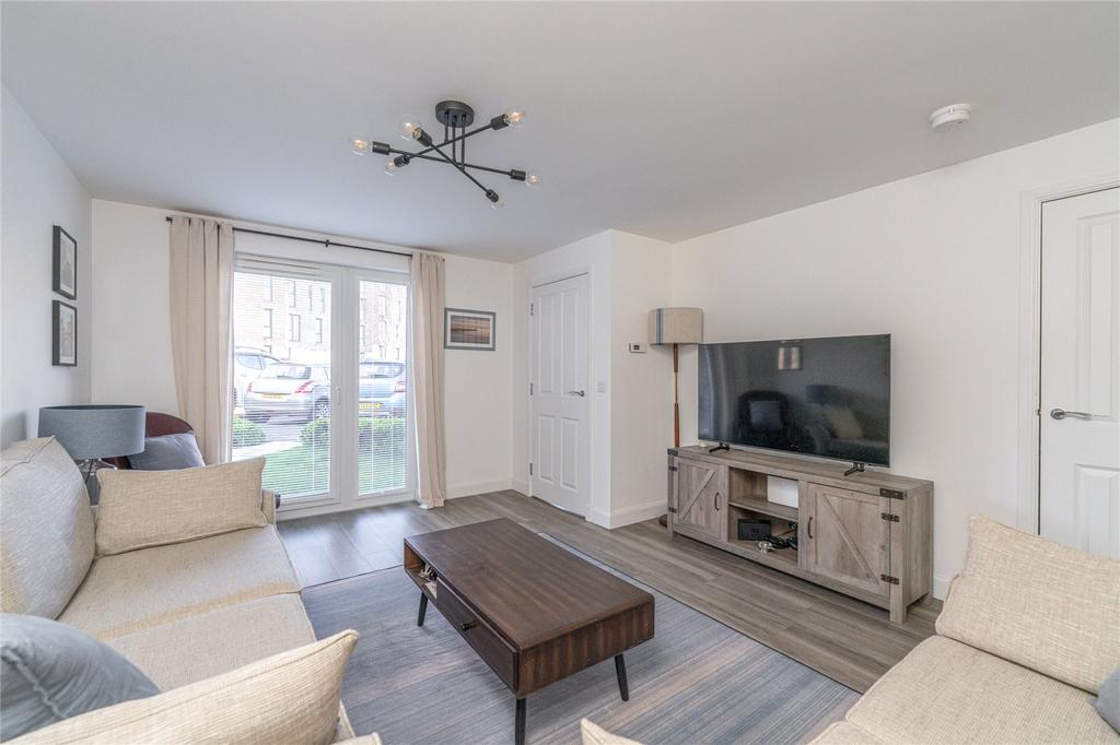3 bedroom end of terrace house for sale - Photo 3