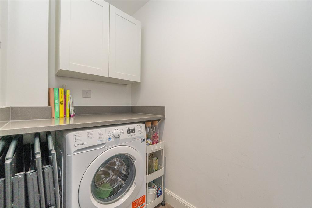 3 bedroom end of terrace house for sale - Photo 9