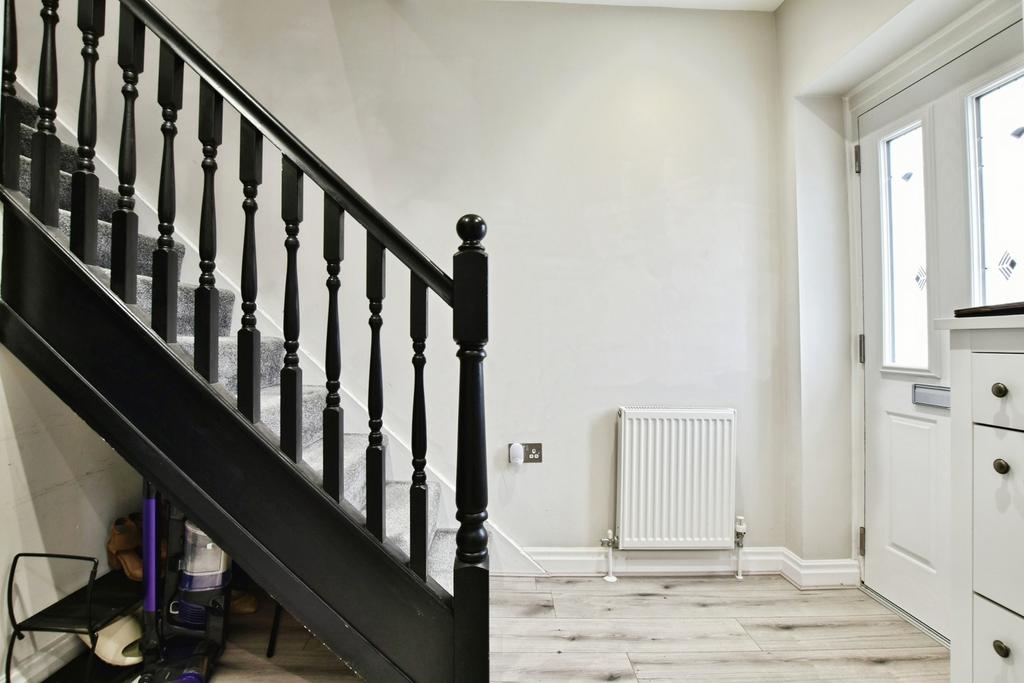 4 bedroom semi-detached house for sale - Photo 14