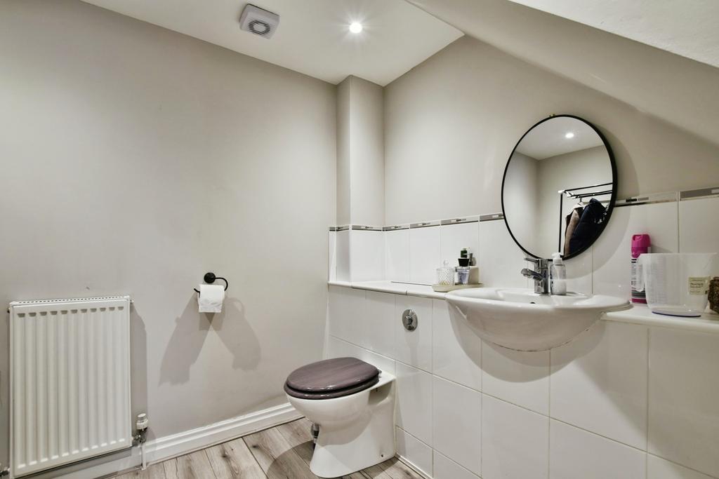 4 bedroom semi-detached house for sale - Photo 17
