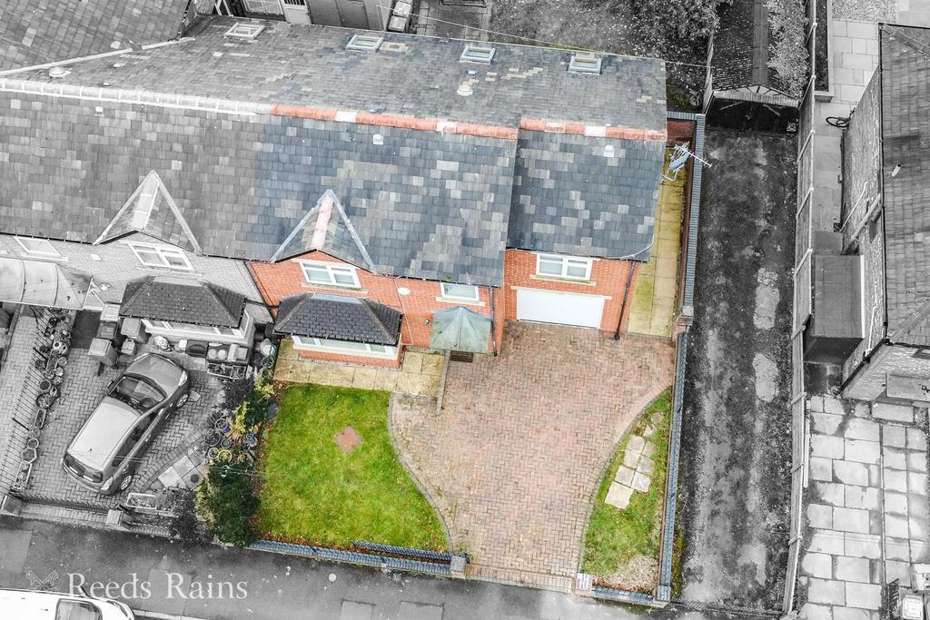 4 bedroom semi-detached house for sale - Photo 3