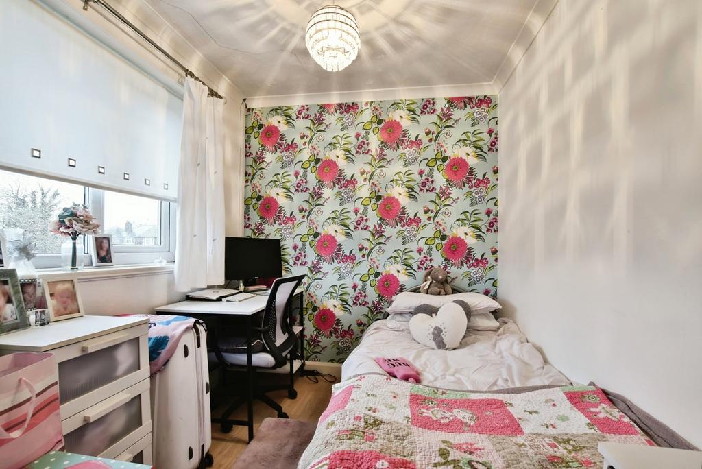 4 bedroom semi-detached house for sale - Photo 13
