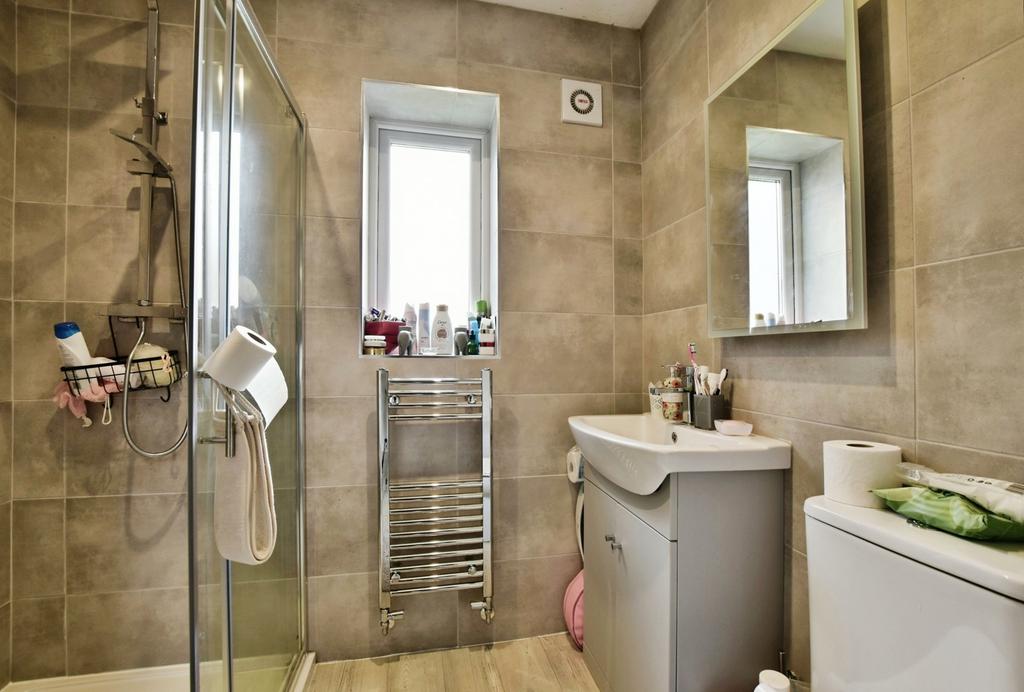 4 bedroom semi-detached house for sale - Photo 16