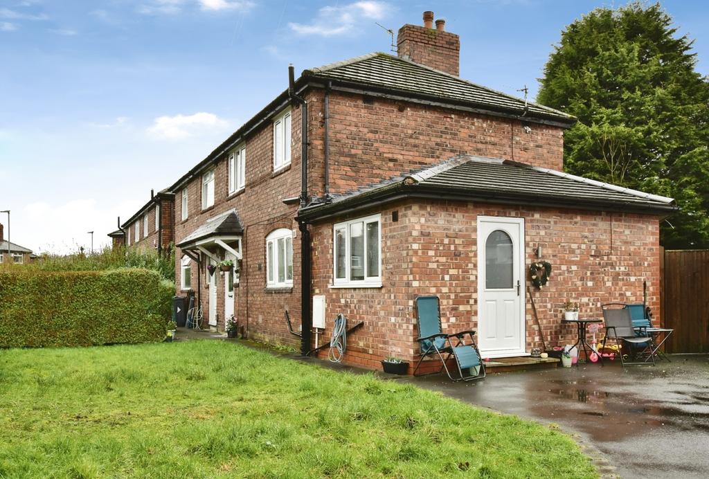 4 bedroom semi-detached house for sale - Photo 17