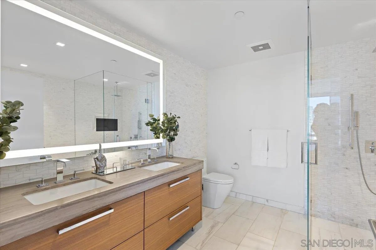 888 W E Street #1001 92101 SL26-00109 - Photo 16