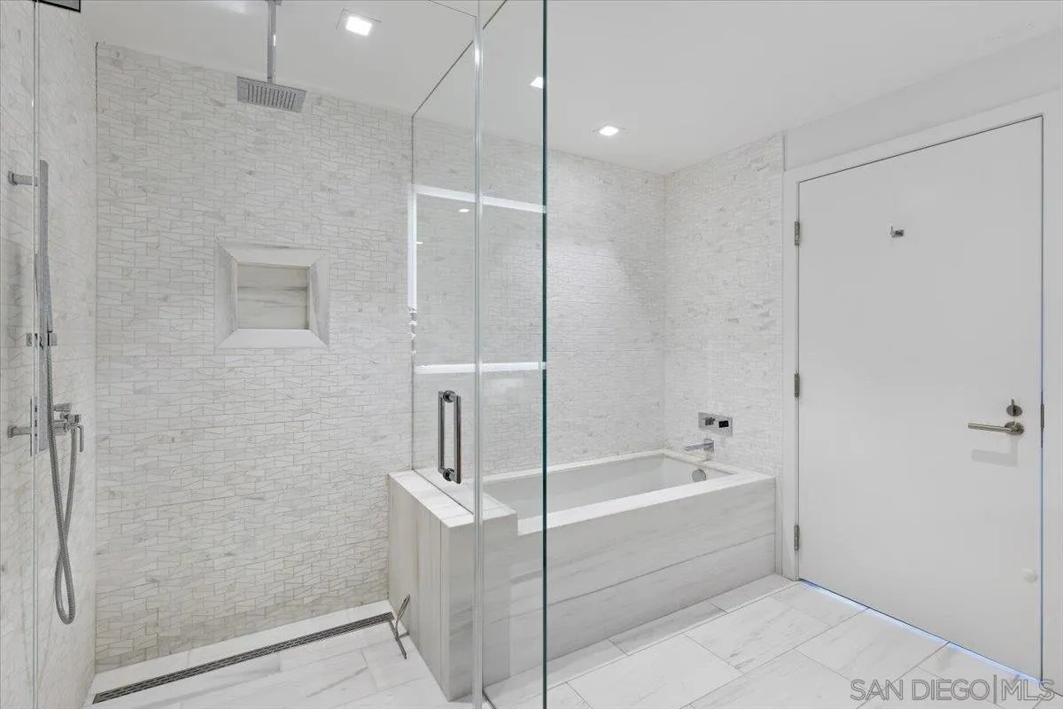 888 W E Street #1001 92101 SL26-00109 - Photo 17