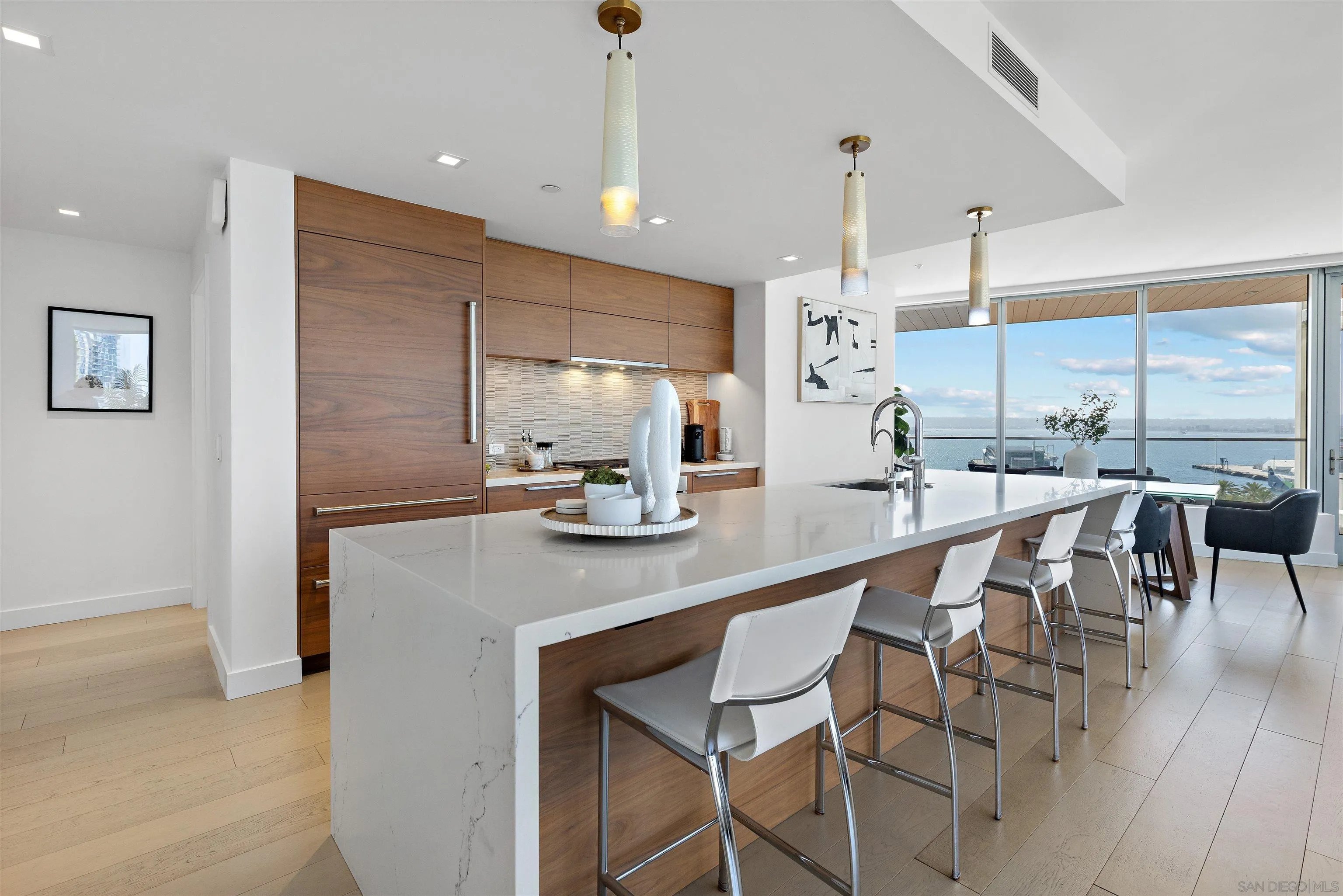 888 W E Street #1001 92101 SL26-00109 - Photo 4